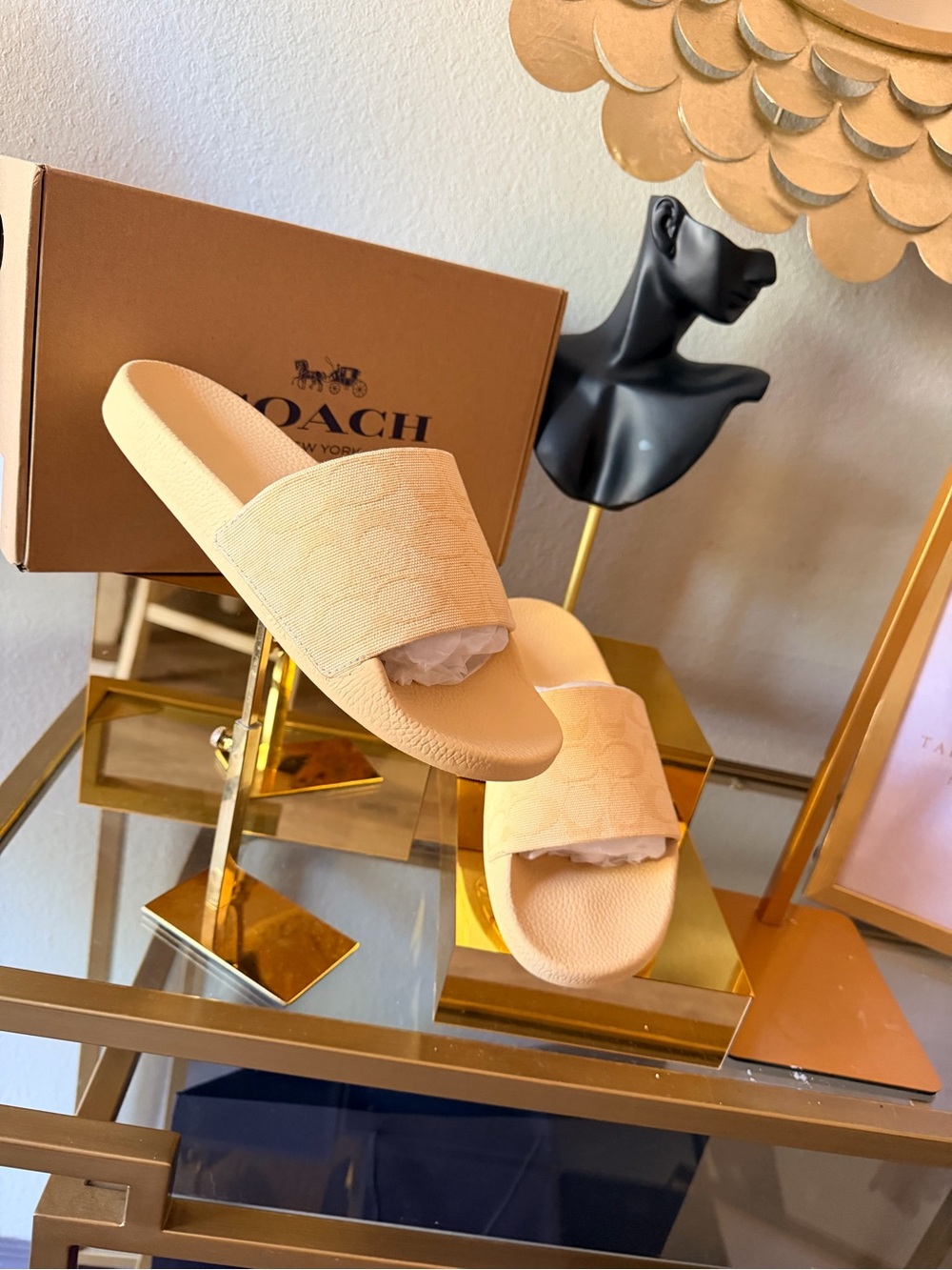 ☀️ NWT Coach Tan Logo Slide Sandals Women’s Slip-On Signature Embossed Slides - Picture 5 of 10